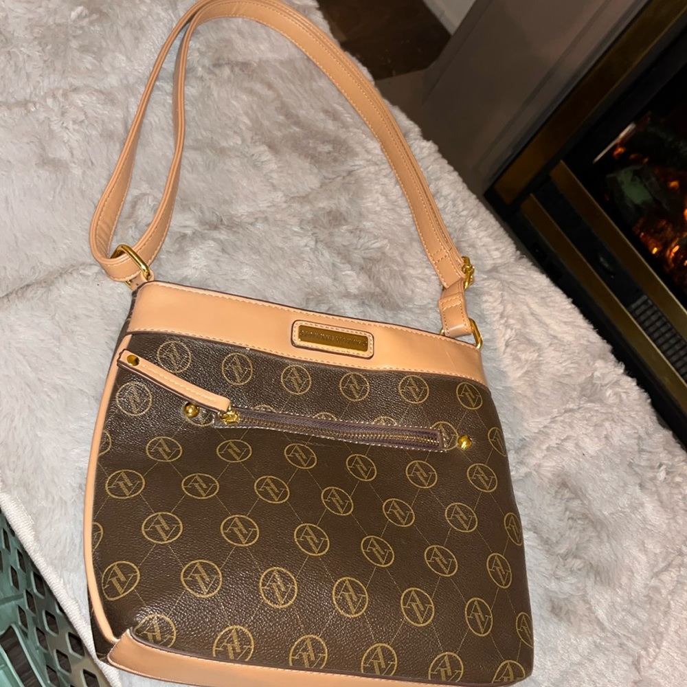 Adrienne Vittadini Bag small to medium in size